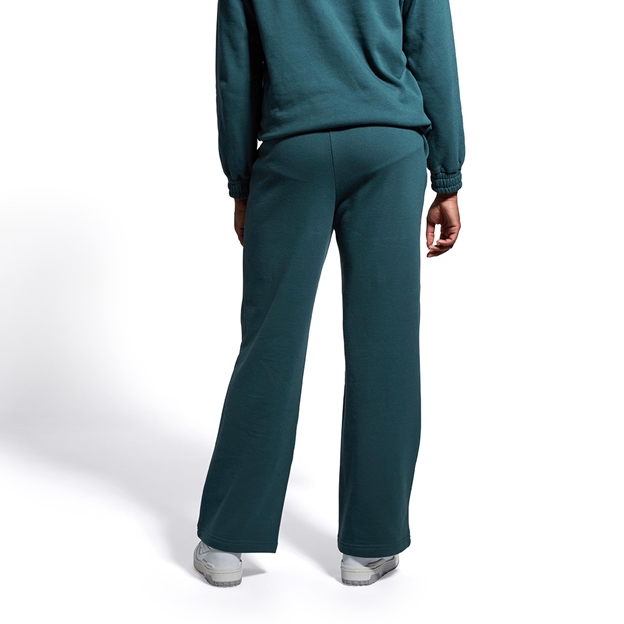 ccc-scene-set-track-pants-model-back.jpg