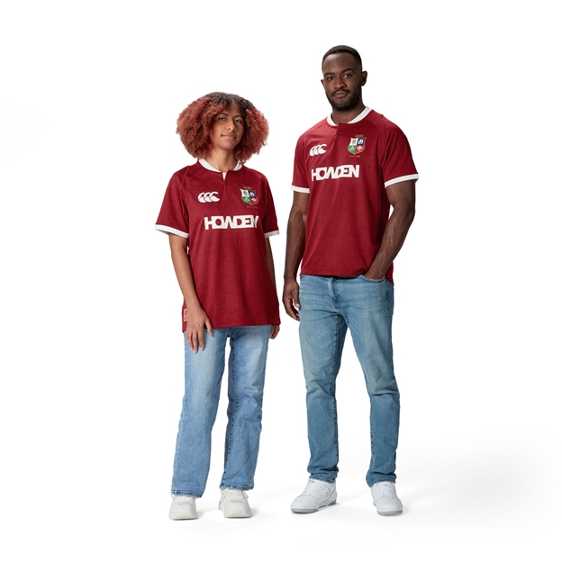 British and Irish Lions Adults Rugby Shirt Red - Models