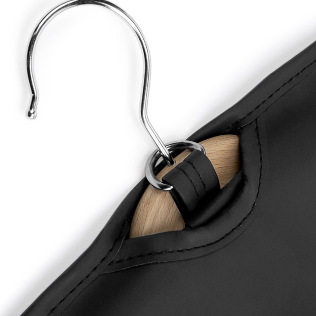 St Ronans Silver Band Suit Carrier Black - Hanger Close-up