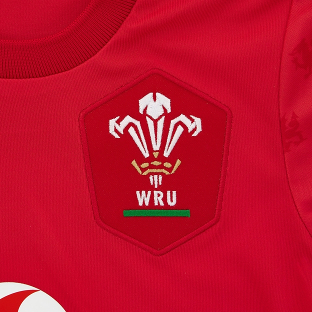 Wales Babies Home Rugby Shirt 26/27 Red - WRU Badge Close-up