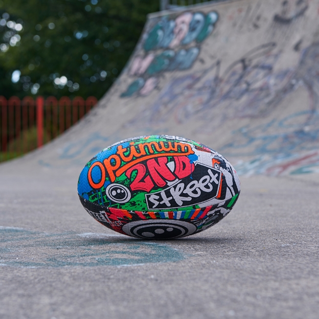 Optimum Street II Rugby Ball - Lifestyle2