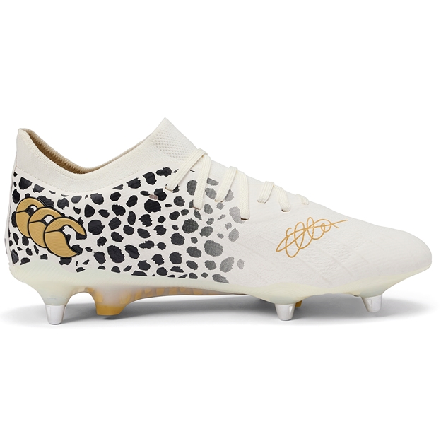Ellie Kildunne rugby boots instep