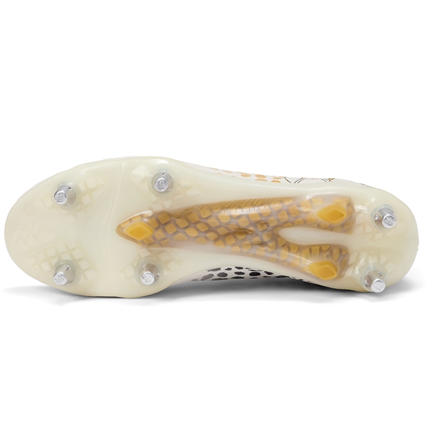 Ellie Kildunne rugby boots sole
