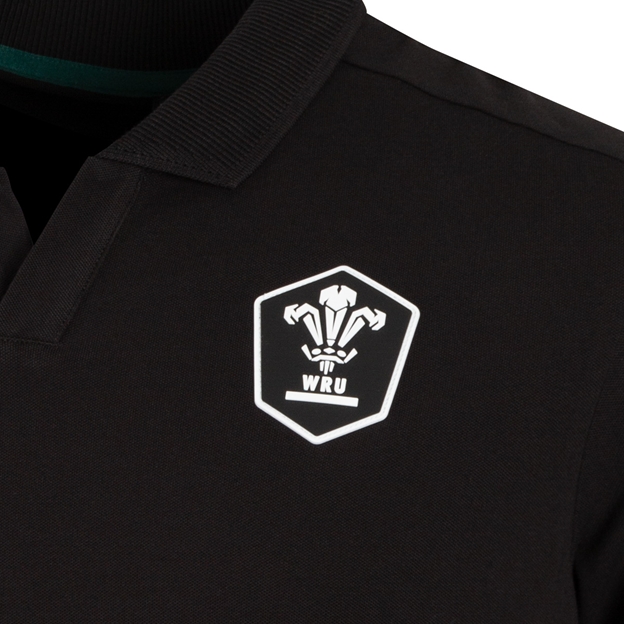 Wales Mens Travel Polo 26/27 Black - Badge Close-up