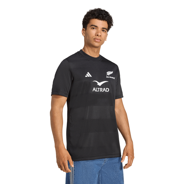 All Blacks Supporters Tee 25/26 Black - Model Walking