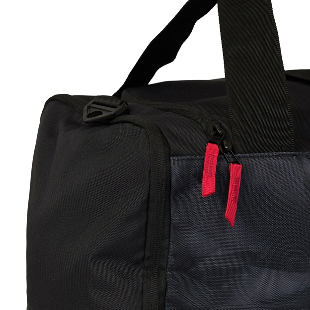 England Adults Holdall 26/27 Castore Black - Zipped Pockets Close-up