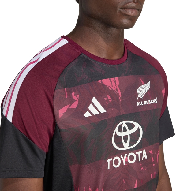 All Blacks Mens 'Greatest Rivalry' Performance T-Shirt 26/27 Maroon - Model Front Close-up View