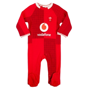 Wales Baby Home Kit Sleepsuit 25/26 Red - Front View Wales Baby Home Kit Sleepsuit 25/26 Red - Front View