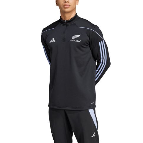 IW0665-all-blacks-mens-fleece-black-2024-model-front1.jpg IW0665-all-blacks-mens-fleece-black-2024-model-front1.jpg