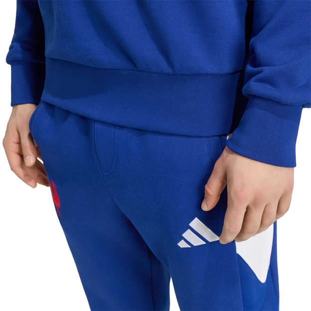 France Mens Travel Quarter Zip Top 26/27 Mystery Ink - Model Sleeve Close-up View
