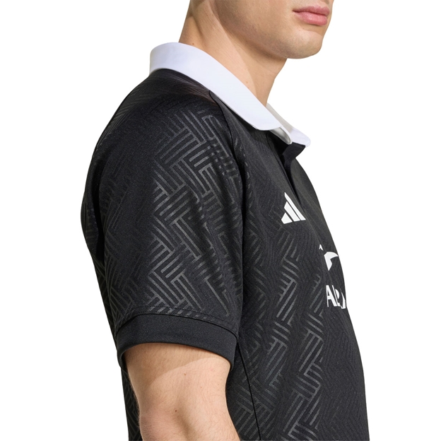 Black Ferns Mens Home Rugby Shirt 26/27 All Black - Model Shoulder Close-up