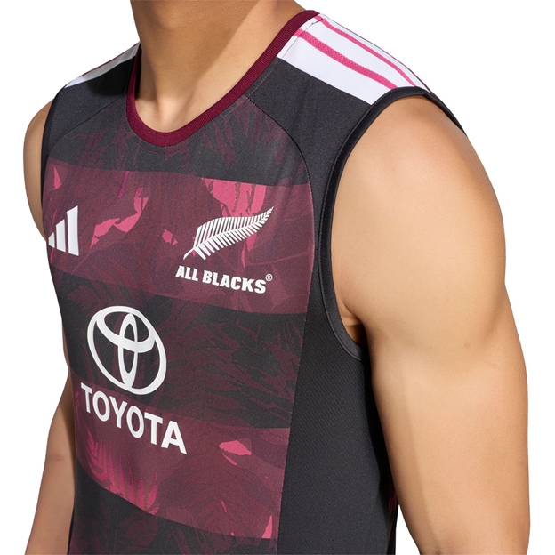 All Blacks Mens 'Greatest Rivalry' Training Vest 26/27 Maroon - Model Front Close-up View