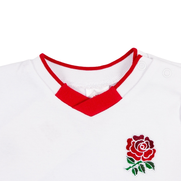 England Baby Home Kit Shorts & T-Shirt 25/26 White - Collar Close-up England Baby Home Kit Shorts & T-Shirt 25/26 White - Collar Close-up