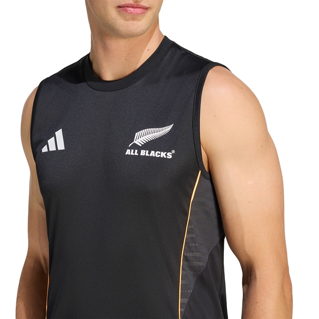 All Blacks Marvel Adults Vest 25/26 - Model Close-up