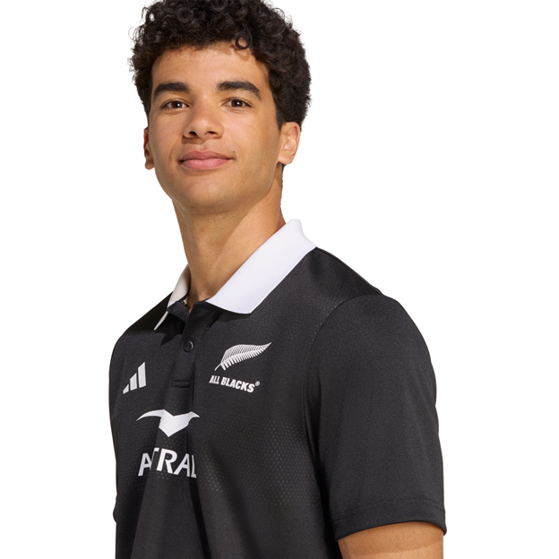 All Blacks Supporters Polo 25/26 Black - Model Close-up