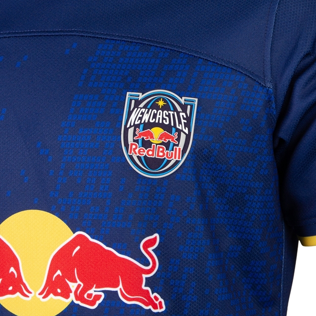 Newcastle Red Bulls Mens Home Rugby Shirt 26/27 Navy - Badge Close-up