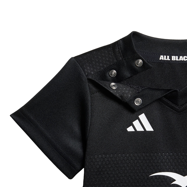 All Blacks Infants Rugby Kit 26/27 All Black - Collar Close-up