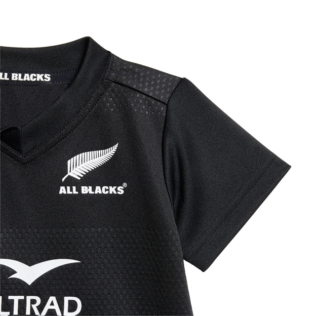 All Blacks Infants Rugby Kit 26/27 All Black - Fern Close-up