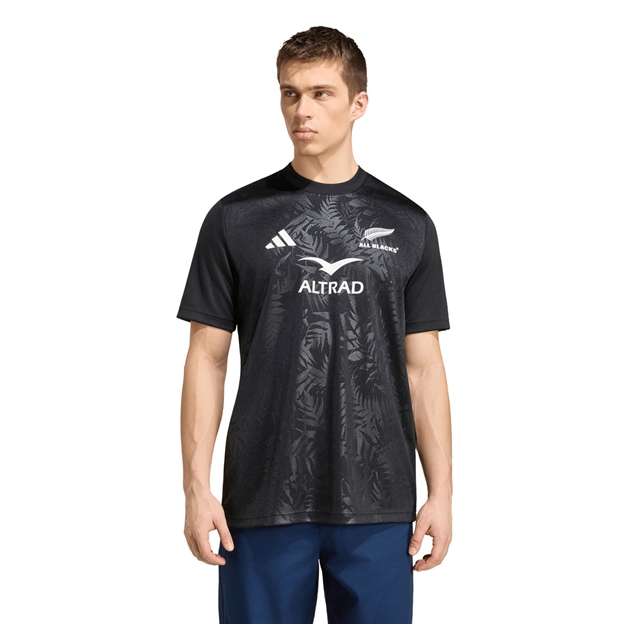 All Blacks Mens 'Greatest Rivalry' Supporters Rugby Shirt 26/27 All Black - Model Front View